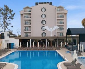 Q Ella Beach Hotel