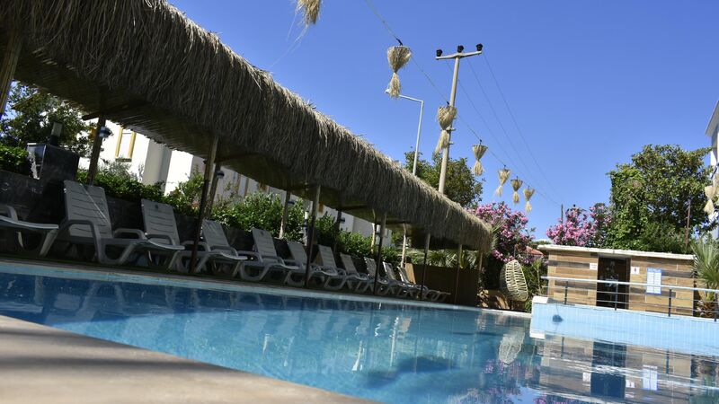 Öz Güzelçamlı Hotel